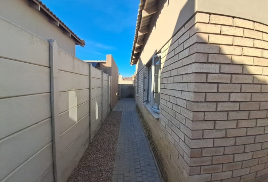 2 Bedroom Property for Sale in Mooikloof Country Estate Western Cape